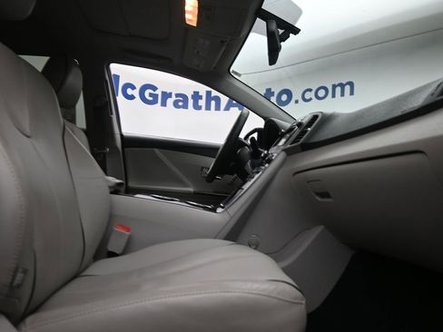 Used 2014 Toyota Venza XLE w/ XLE Premium Package image 7