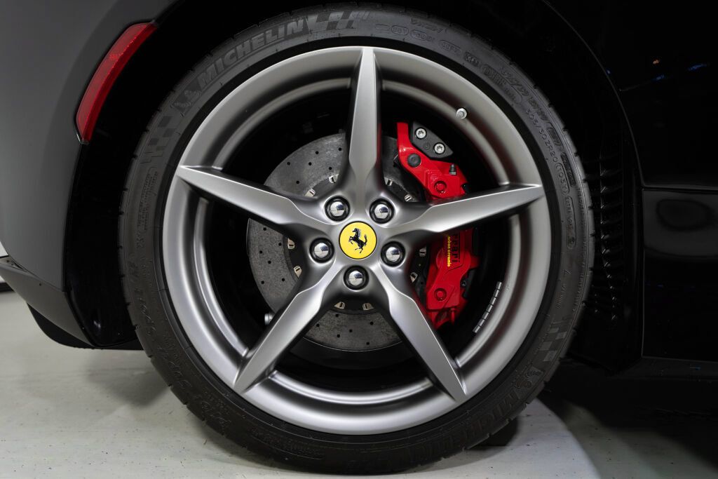 Used 2023 Ferrari F8 Tributo RWD image 19
