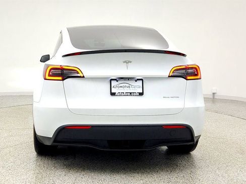 Used 2023 Tesla Model Y AWD image 6