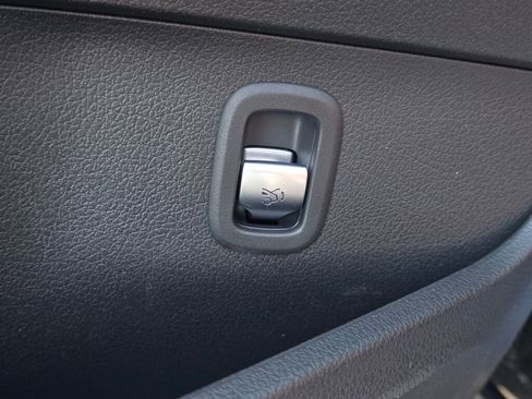 New 2026 Mercedes-Benz C 300 4MATIC Sedan image 38