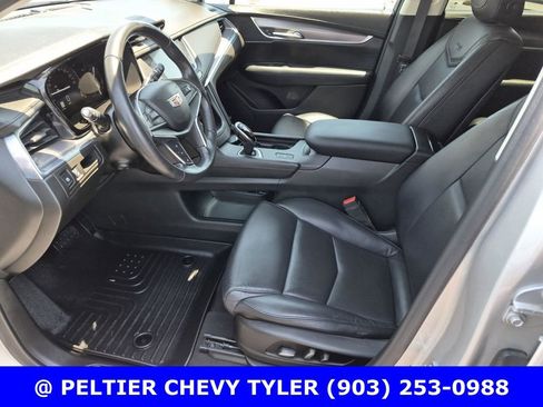 Used 2018 Cadillac XT5 Luxury w/ Driver Awareness Package FWD image 19