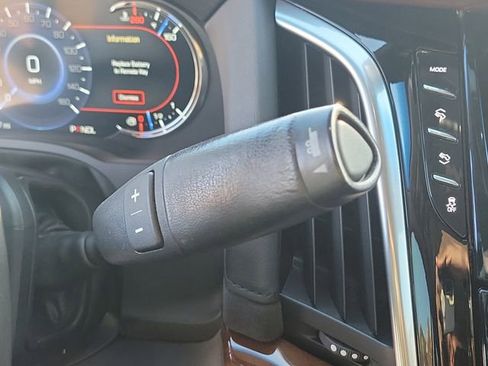 Used 2020 Cadillac Escalade Luxury w/ Escalade Sport Edition AWD/4WD image 19