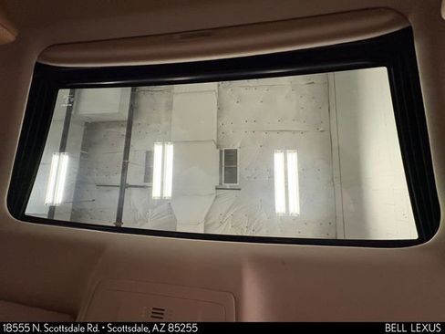 Used 2017 Lexus ES 300h FWD image 32