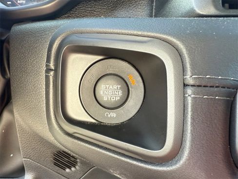 Used 2024 Jeep Gladiator Rubicon w/ Technology Group image 20