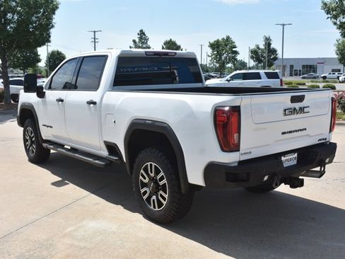 Used 2022 GMC Sierra 2500 AT4 w/ AT4 Preferred Package AWD/4WD image 8