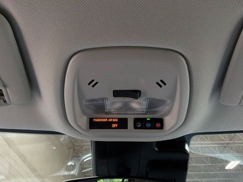 Used 2025 Chevrolet Trax LT FWD image 16