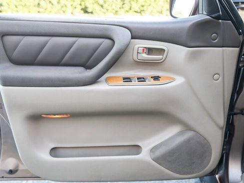 Used 1998 Toyota Land Cruiser image 27