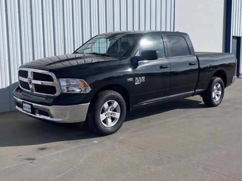 Used 2019 RAM 1500 Classic SLT RWD image 1