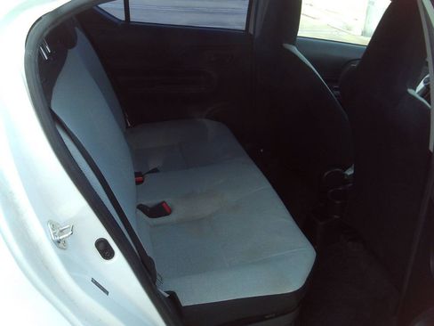 Used 2015 Toyota Prius C One FWD image 9