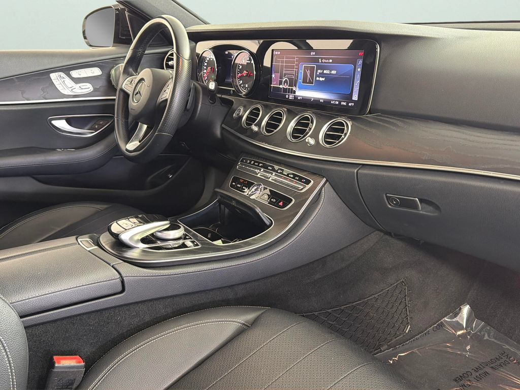 Used 2018 Mercedes-Benz E 300 image 34