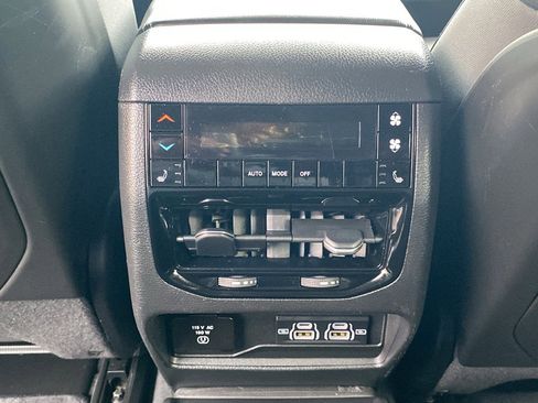 Certified 2023 Jeep Grand Cherokee L Limited image 21