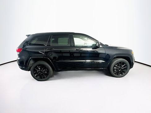 Used 2022 Jeep Grand Cherokee Laredo X AWD/4WD image 10