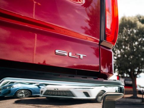 Used 2019 GMC Sierra 1500 SLT w/ SLT Premium Plus Package AWD/4WD image 14