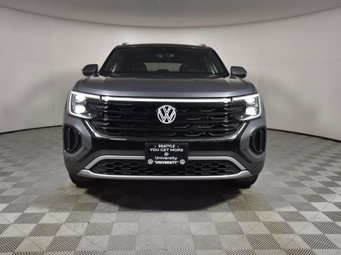 New 2025 Volkswagen Atlas Cross Sport SE image 2