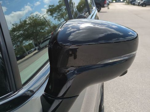 New 2025 Chrysler Pacifica Limited image 12