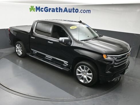 Used 2025 Chevrolet Silverado 1500 High Country w/ High Country Premium Package AWD/4WD image 3