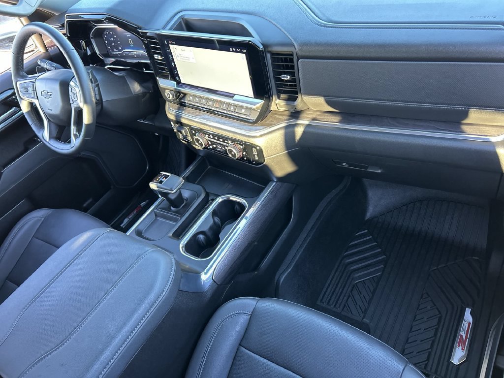 Used 2023 Chevrolet Silverado 1500 LTZ w/ Technology Package AWD/4WD image 28