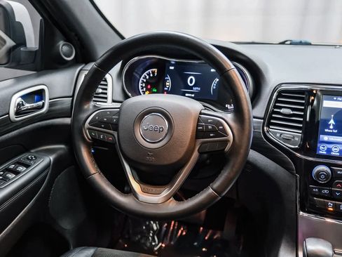 Used 2020 Jeep Grand Cherokee Altitude image 17