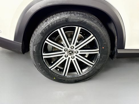 Used 2024 Mercedes-Benz GLE 450 4MATIC image 33