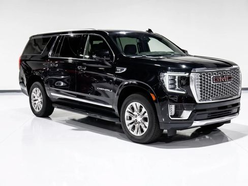 Used 2023 GMC Yukon XL Denali RWD image 1