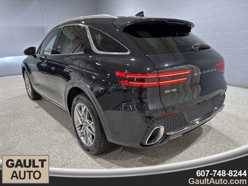 Used 2022 Genesis GV70 2.5T w/ Advanced Package image 6