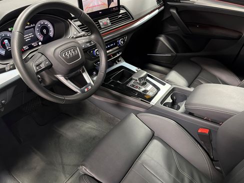 Used 2025 Audi Q5 2.0T Premium Plus w/ Premium Plus Package AWD/4WD image 9