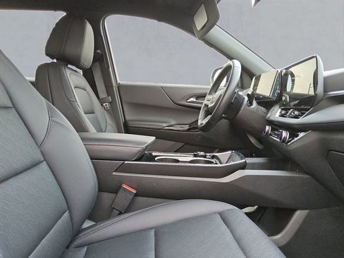 Used 2026 Chevrolet Equinox LT w/ Convenience Package II image 15