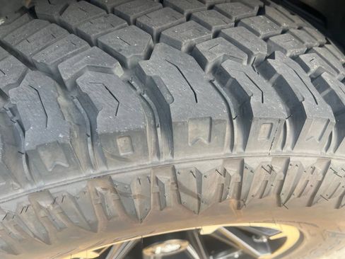 Used 2016 Jeep Wrangler Unlimited Sahara w/ Connectivity Group AWD/4WD image 3