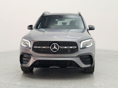 Used 2022 Mercedes-Benz GLB 250 image 2
