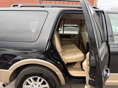 Used 2012 Ford Expedition XLT image 25