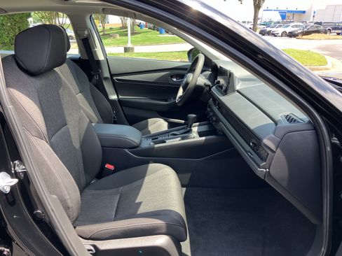 Certified 2025 Honda Accord SE image 34