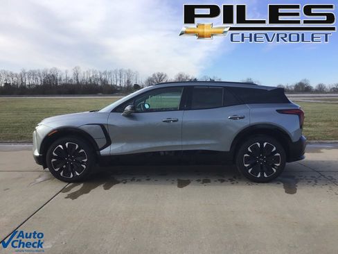 Used 2024 Chevrolet Blazer EV RS image 9