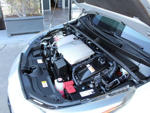 Used 2017 Toyota Prius Four FWD image 32