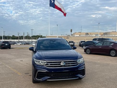 Used 2022 Volkswagen Tiguan SEL R-Line AWD/4WD image 4