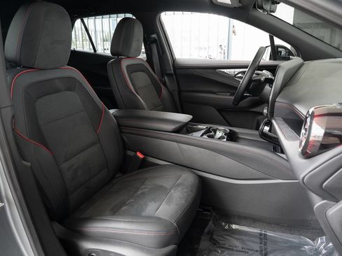 Used 2024 Chevrolet Blazer EV RS RWD image 41