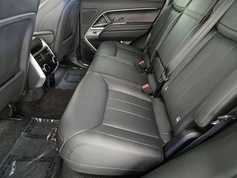 Certified 2025 Land Rover Range Rover SE AWD/4WD image 5