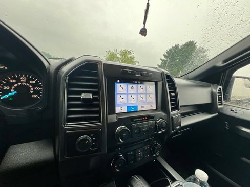 Used 2018 Ford F150 XLT w/ Equipment Group 302A Luxury AWD/4WD image 19