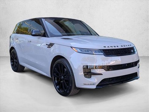 Used 2025 Land Rover Range Rover Sport Dynamic SE image 3