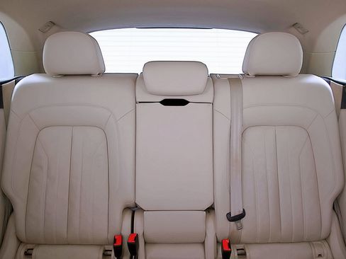 Used 2018 Audi Q5 2.0T Premium Plus w/ Premium Plus Package image 16