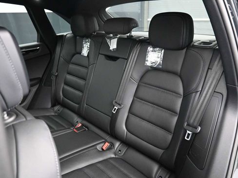 New 2026 Porsche Macan AWD/4WD image 18