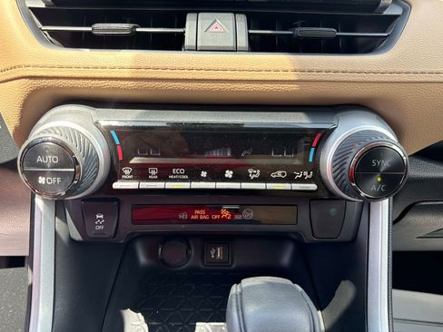 Used 2024 Toyota RAV4 LE AWD/4WD image 23