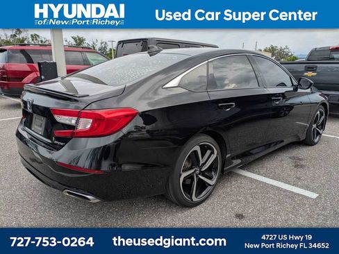 Used 2019 Honda Accord Sport image 2