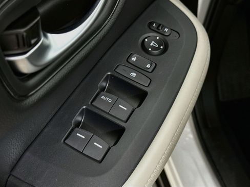 Used 2026 Honda HR-V LX image 18