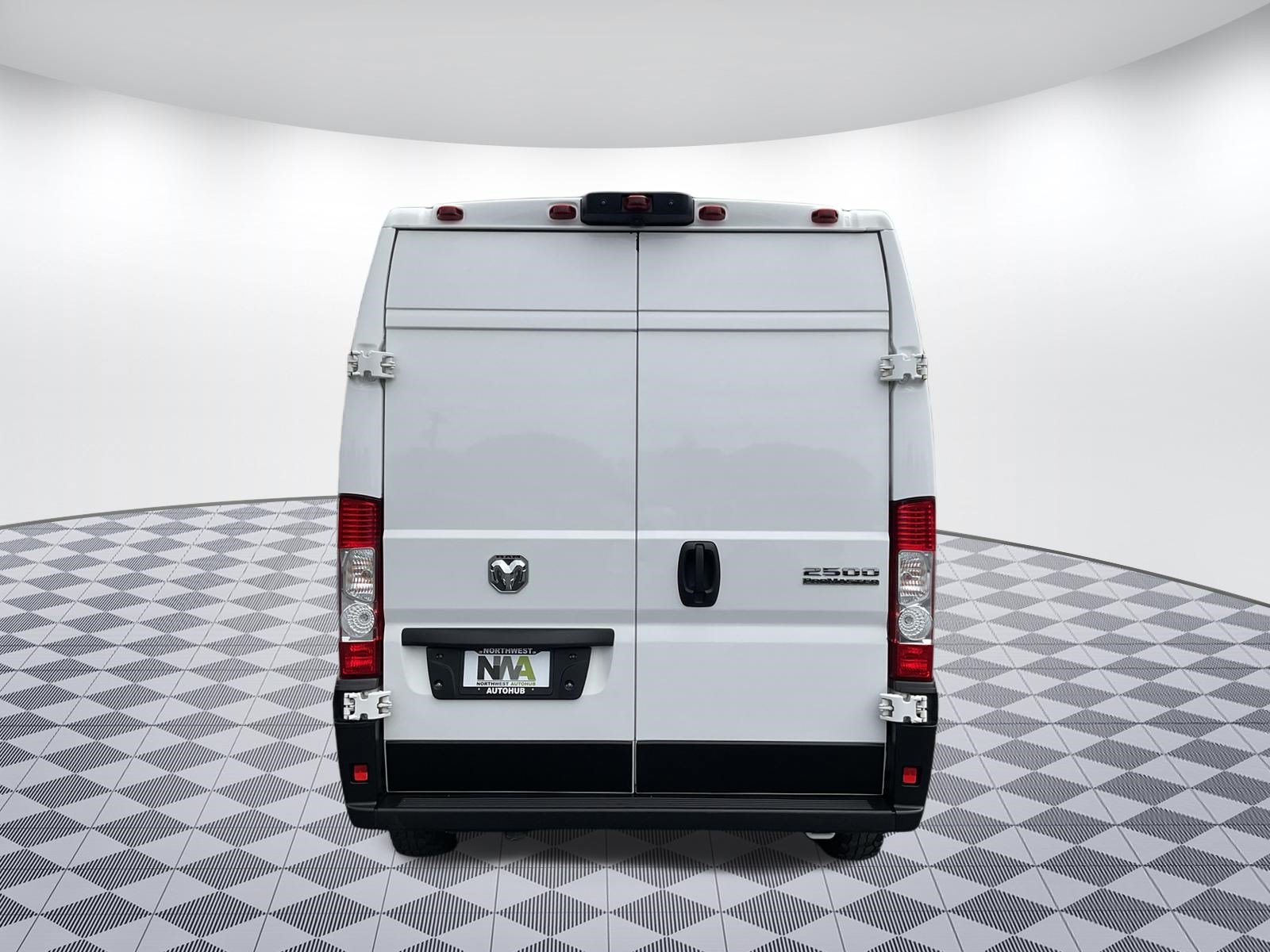 Used 2025 RAM ProMaster 2500 w/ Convenience Group FWD image 4