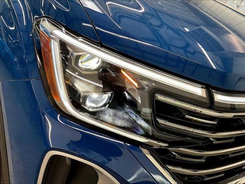 New 2025 Volkswagen Atlas SEL image 32