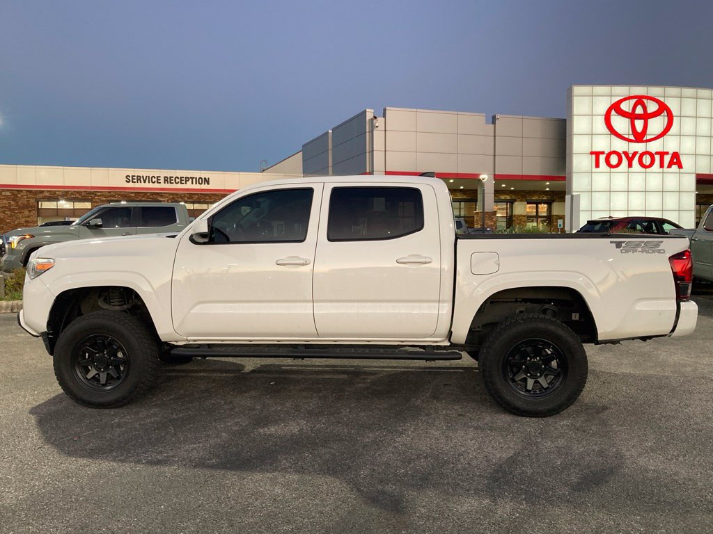 Used 2023 Toyota Tacoma SR AWD/4WD image 6