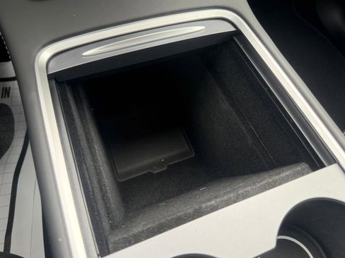 Used 2023 Tesla Model Y Performance image 22