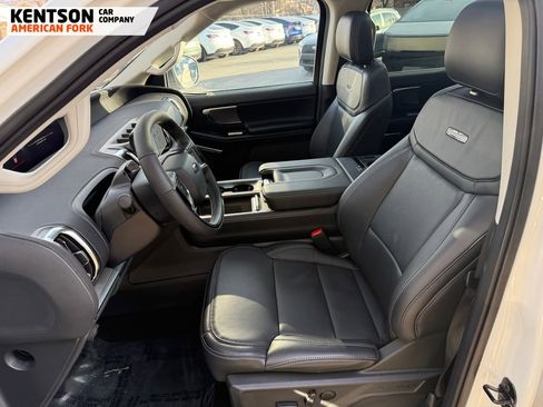 Used 2025 Ford Expedition Max Platinum w/ Driver's Package image 33