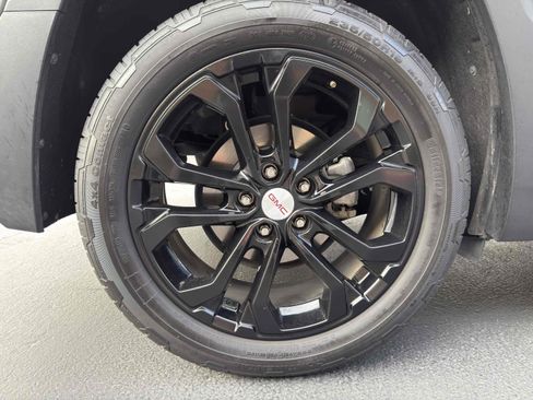 Used 2020 GMC Terrain SLE w/ Elevation Edition image 17