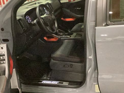 Used 2023 Nissan Frontier PRO-4X w/ Pro Convenience Package image 11